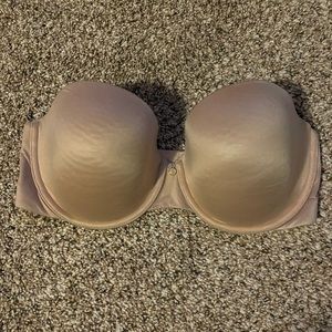 Body by Victoria light lined strapless bra